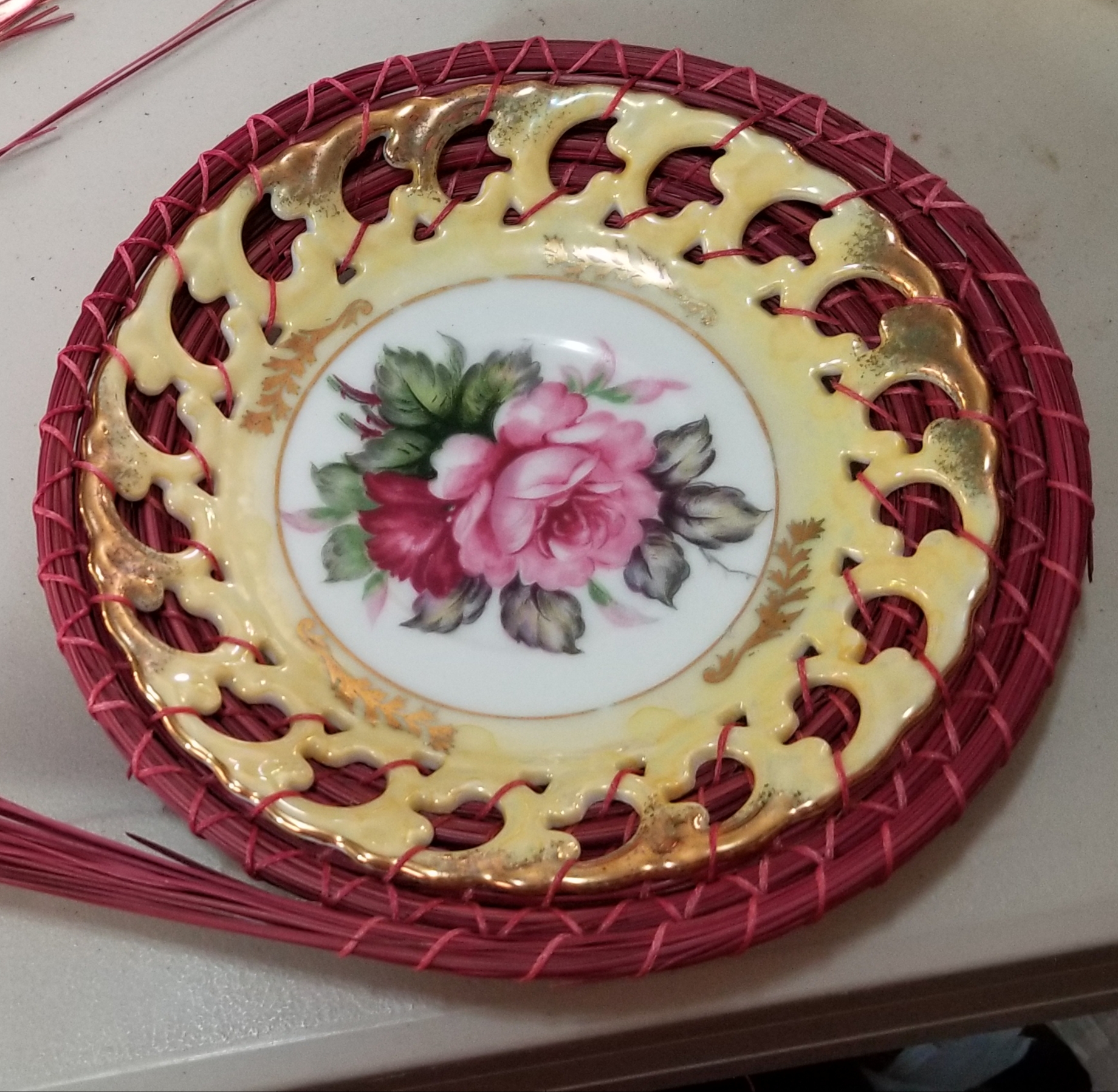 Saucer Basket Center